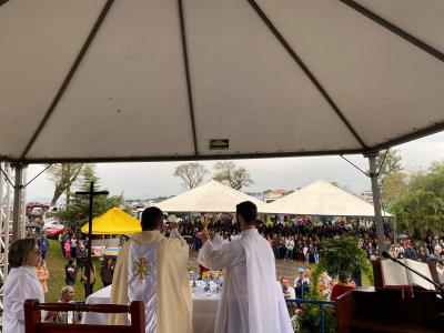 Missa em louvor ao Bom Jesus em Campo Mendes teve o Pároco Sebastião presidindo com liturgia da Rádio Campo Aberto